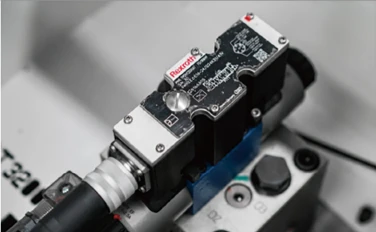 Hydraulic servo valve pictured in the SNSIE configuration catalogue